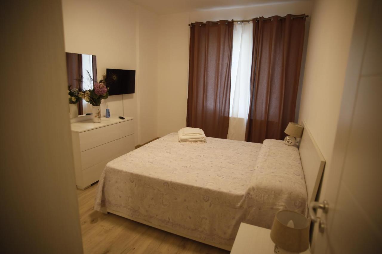 Lar Apartment Focşani Екстериор снимка